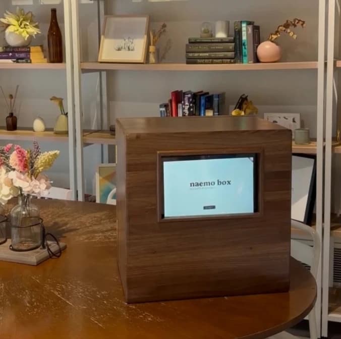 Receipt photo box