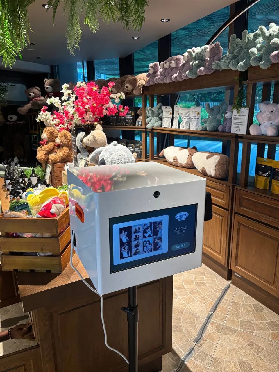 Raon mini photobooth inside a retail store